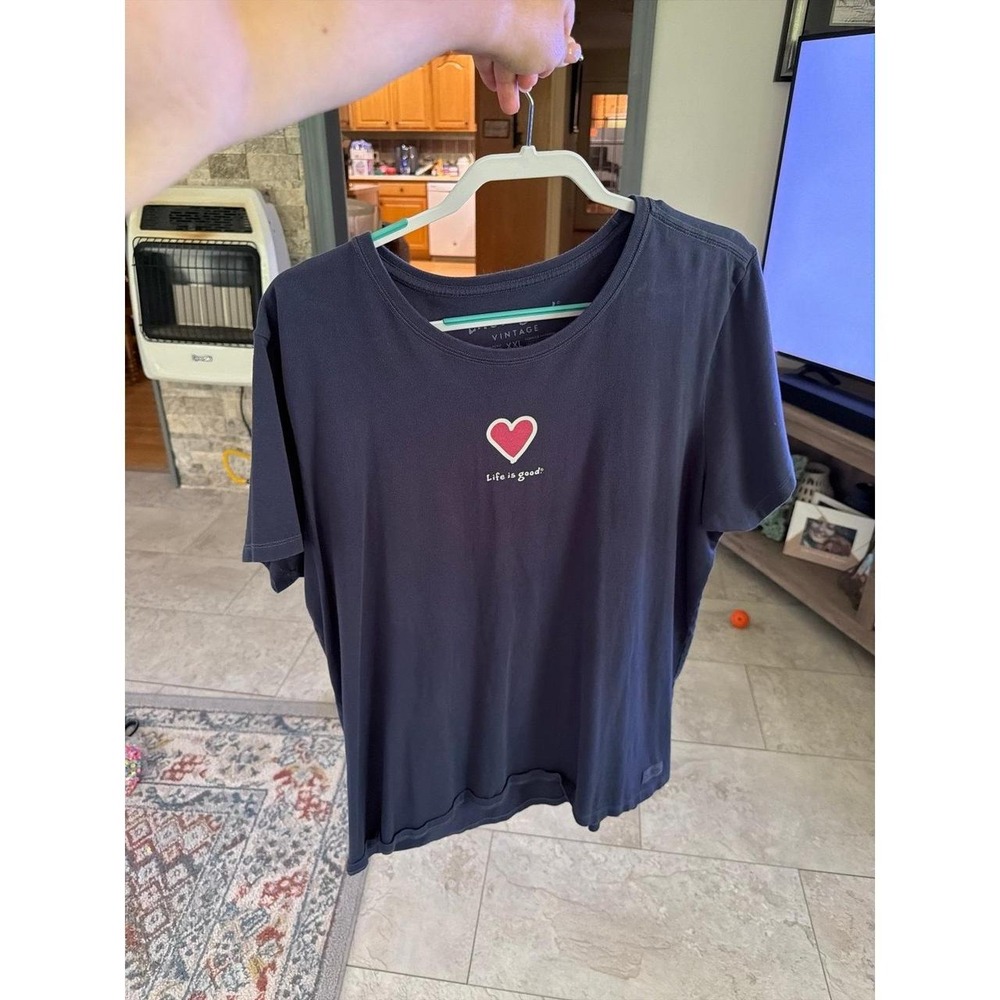 Life‎ is good vintage dark blue heart shirt xxl